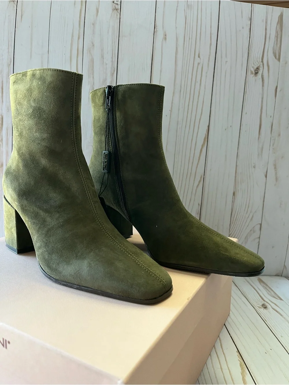 Napoleoni olive suede